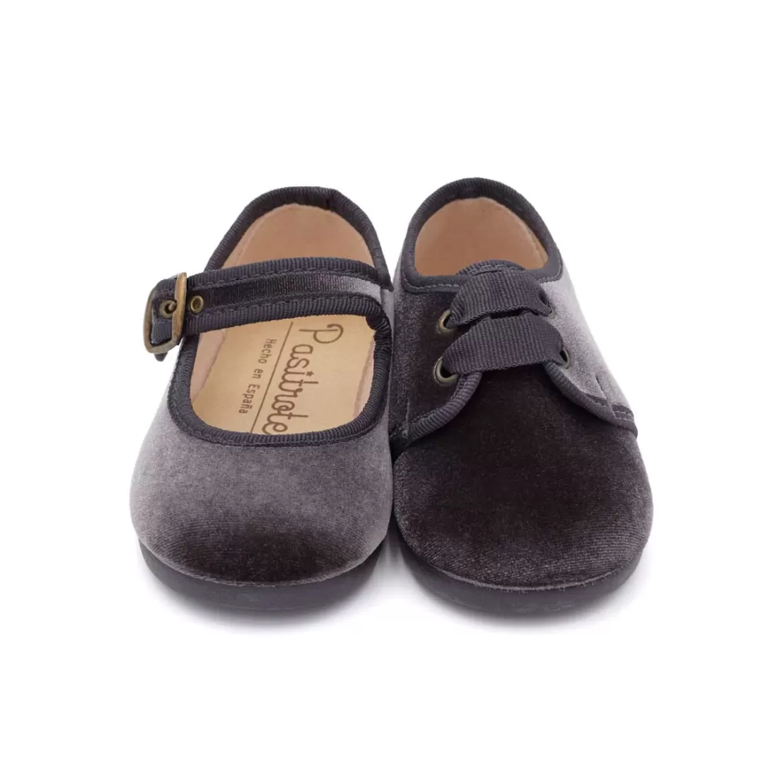 Blucher para niños de terciopelo gris marca Pasitrote