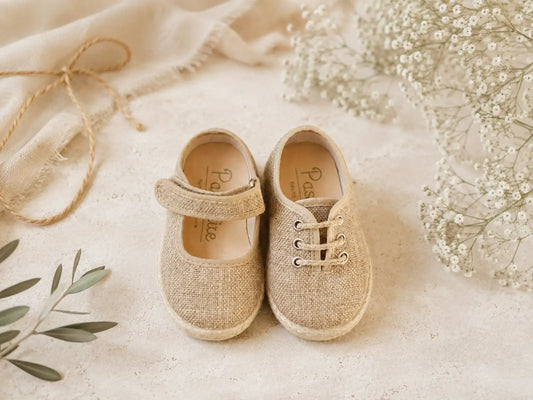 Cómo elegir los zapatos de pajes perfectos para tu boda